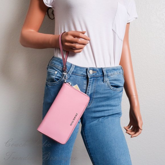 Michael Kors Jet Set Travel Phone Holder Wristlet - Picture 2 of 9